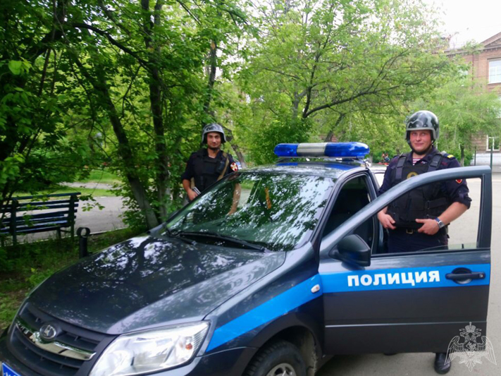 В Иркутской области сотрудниками вневедомственной охраны Росгвардии задержаны двое граждан, подозреваемых в краже имущества из автомобиля