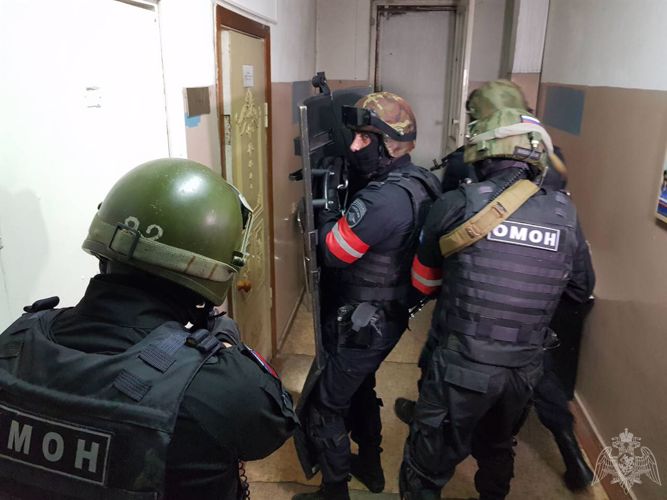 В Иркутской области при взаимодействии сотрудников ОМОН Росгвардии пресечена противоправная деятельность, связанная с незаконным обналичиванием материнского капитала