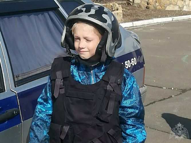 В г.Братске сотрудники вневедомственной охраны Управления Росгвардии по Иркутской области провели для детей из подшефного детского дома специальную акцию «Безопасный город»