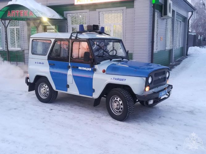 В Тайшете Иркутской области сотрудники вневедомственной охраны Росгвардии предотвратили кражу 10 банок красной икры 