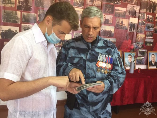 «Есть такая профессия - Родину защищать!». В Иркутске журналисты региональной телекомпании встретились с ветеранами боевых действий СОБР и ОМОН Росгвардии