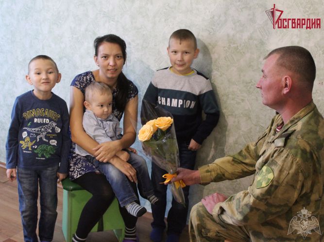 Нет призвания сложнее и почетней, чем называться гордым словом - мама
