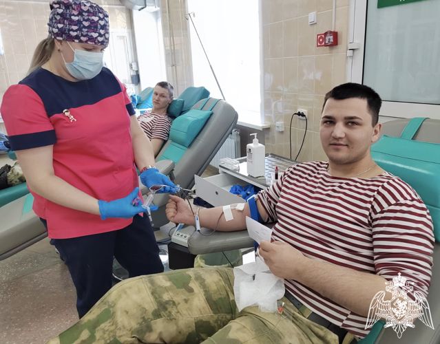 Военнослужащие Росгвардии из Ангарска стали донорами костного мозга (ВИДЕО)