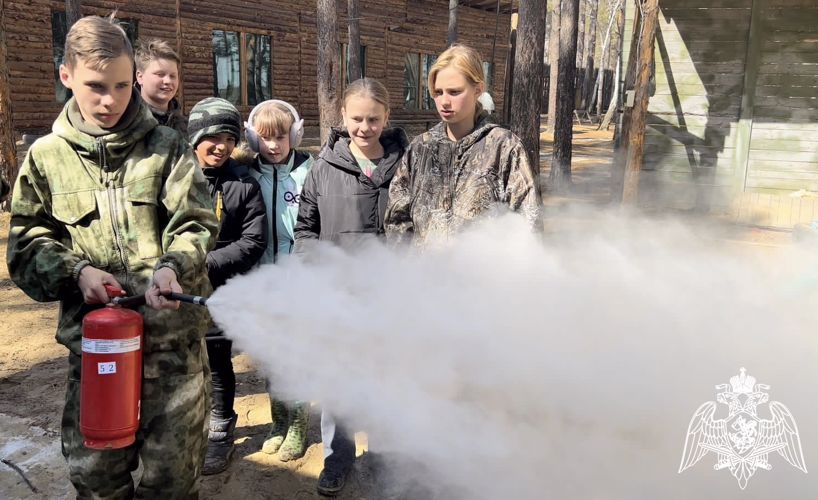 Урок пожарной безопасности провели росгвардейцы для иркутских школьников (ВИДЕО)