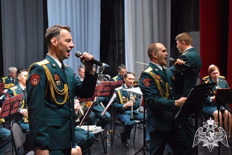 Военный оркестр Росгвардии дал патриотический концерт в Ангарске (ВИДЕО)