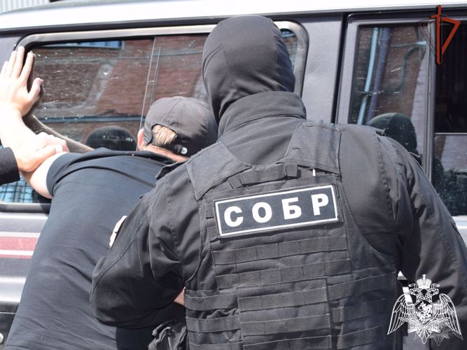 При участии сотрудников спецподразделения Росгвардии в Иркутской области задержан подозреваемый в незаконном хранении арсенала оружия и боеприпасов