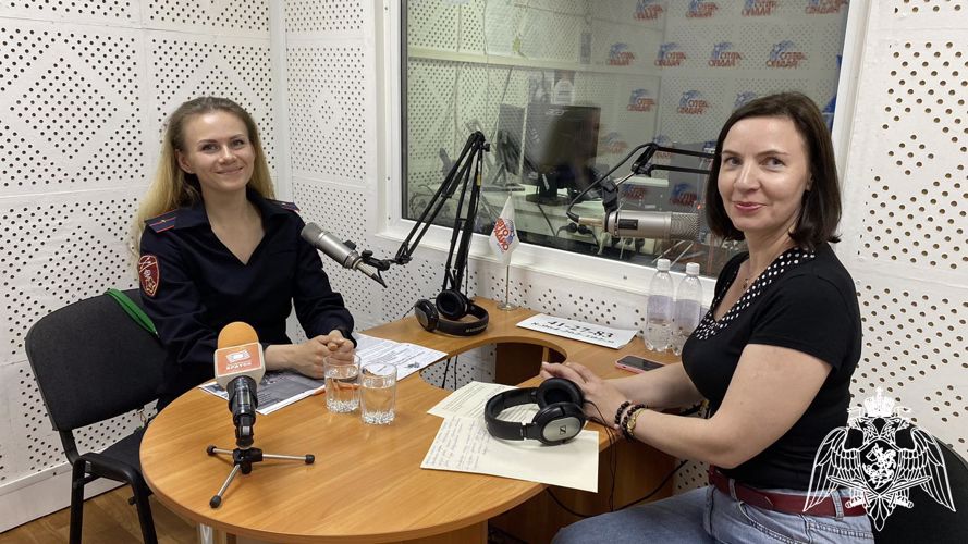 Офицер Росгвардии рассказала в прямом эфире «Авторадио» в Братске о поступлении на службу в войска национальной гвардии Российской Федерации (видео, аудио)