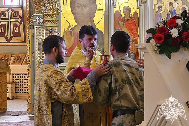 Росгвардейцы Приангарья отслужили праздничный молебен в день Крещения Руси 