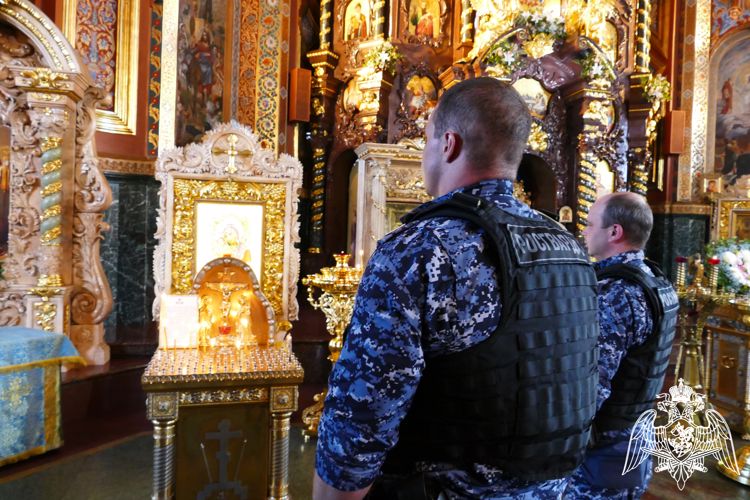 Росгвардейцы Приангарья отслужили праздничный молебен в день Крещения Руси 