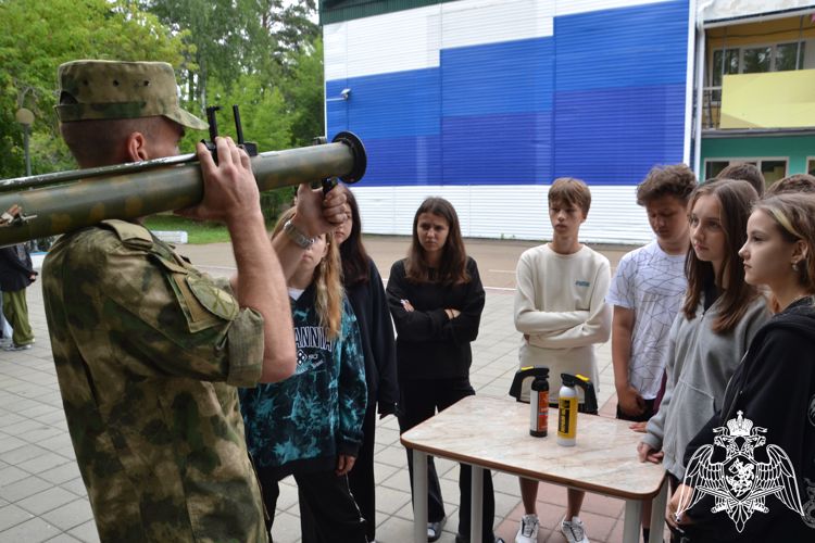 Акция «Каникулы с Росгвардией» прошла в оздоровительном лагере  «Юбилейный» Иркутской области (видео)