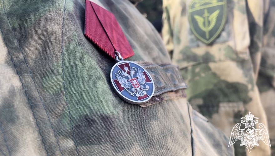 В Иркутске росгвардейцам - участникам СВО вручили государственные награды (видео)