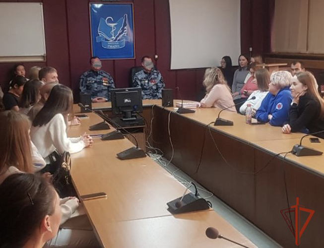 Росгвардия проводит в Иркутской области уроки мужества ко Дню Героев Отечества