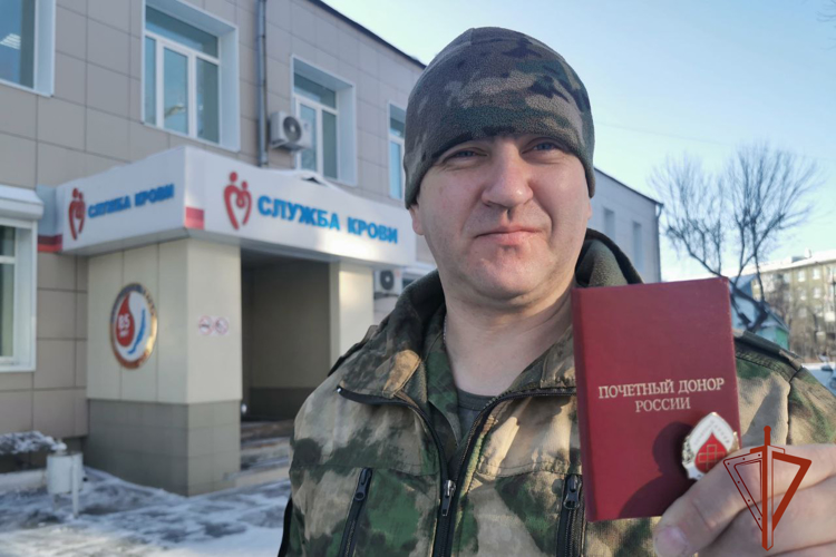 Военнослужащий Сибирского округа Росгвардии стал почетным донором России (ВИДЕО)