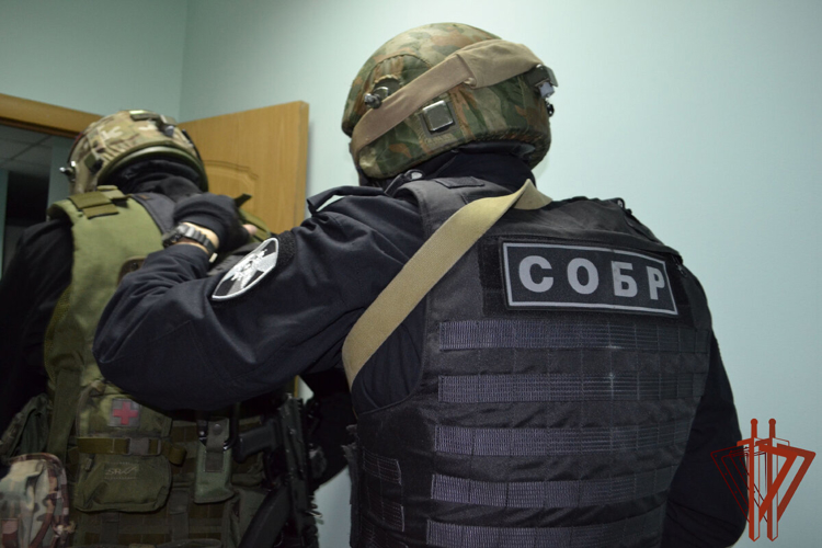 Иркутский спецназ Росгвардии задержал подозреваемого в убийстве 30-летней давности