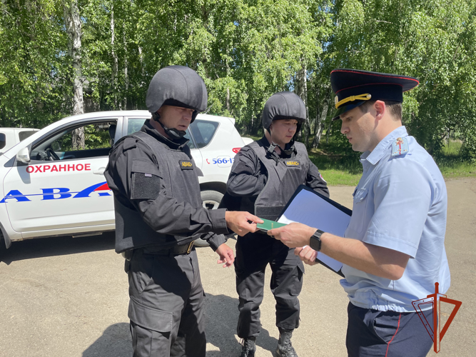 Росгвардия проводит проверки обеспечения безопасности детских лагерей в Приангарье (видео)