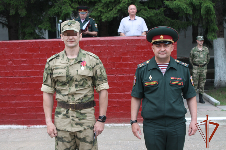 Военнослужащие полка по охране важного государственного объекта Росгвардии города Ангарска отметили 67-ю годовщину со дня образования