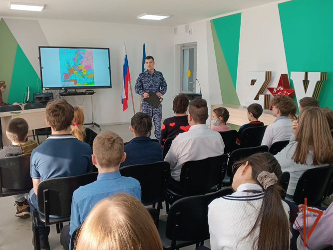 В День снятия блокады Ленинграда военнослужащие Росгвардии провели уроки мужества для школьников Приангарья