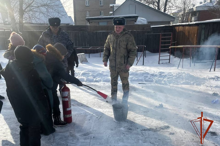 Росгвардейцы провели урок по пожарной безопасности для школьников Иркутской области