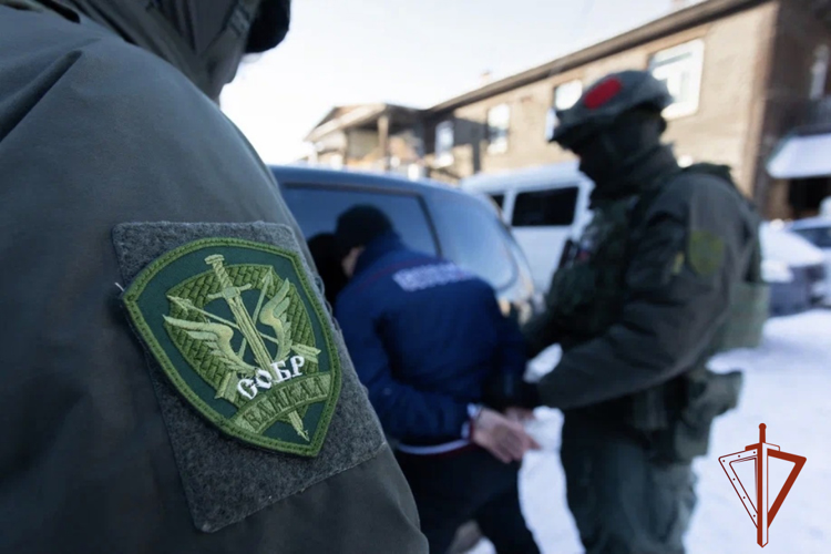 СОБР Росгвардии оказал силовую поддержку при задержании в Иркутской области подозреваемых в вымогательстве