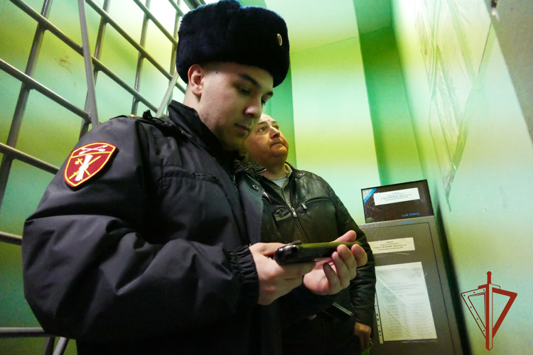 В преддверии майских праздников сотрудники Росгвардии проверили работу частных охранных организаций в Иркутской области (видео)