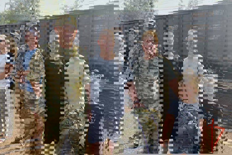 Семья военнослужащего Росгвардии из Иркутской области удостоена медали ордена «Родительская слава» (видео)