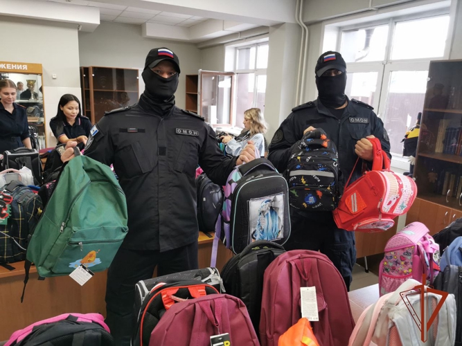 Росгвардейцы Приангарья приняли участие в благотворительной акции «Помоги пойти учиться»