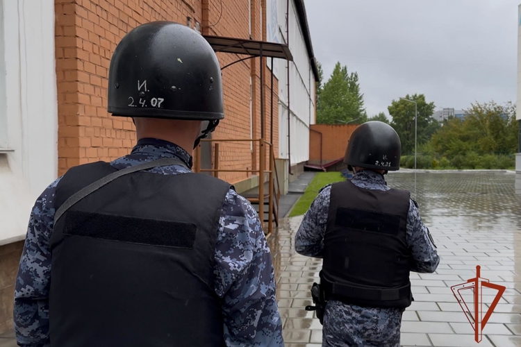 Росгвардия проверяет готовность образовательных учреждений Иркутской области к новому учебному году