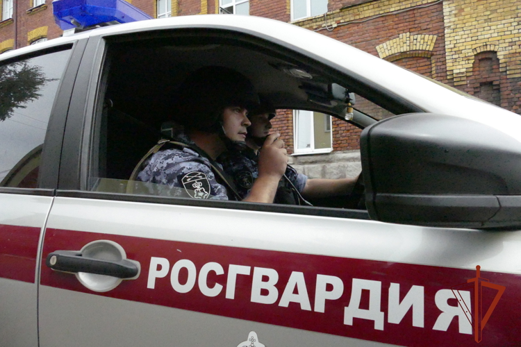 Иркутские росгвардейцы оперативно разыскали угнанный в Шелехове автомобиль  