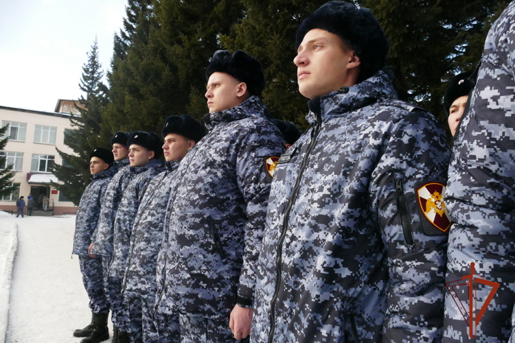 Более 300 новобранцев из Иркутской области пополнили ряды Росгвардии