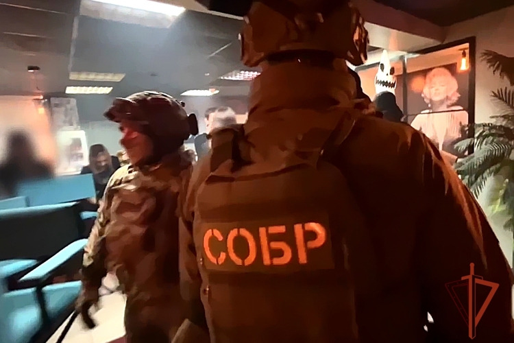 При содействии СОБР Росгвардии в Иркутской области проверили ночные заведения на предмет соблюдения действующего законодательства 