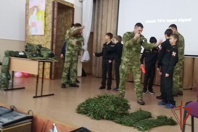 В Иркутской области военнослужащие Росгвардии присоединились к акции «Безопасный Новый год»