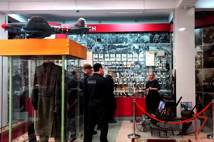 В День полного освобождения Ленинграда от фашистской блокады росгвардейцы посетили Музей Победы