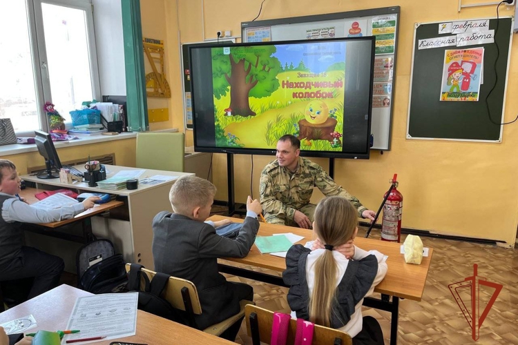 Профилактика прежде всего: офицер Росгвардии провел уроки безопасности в Черемхово