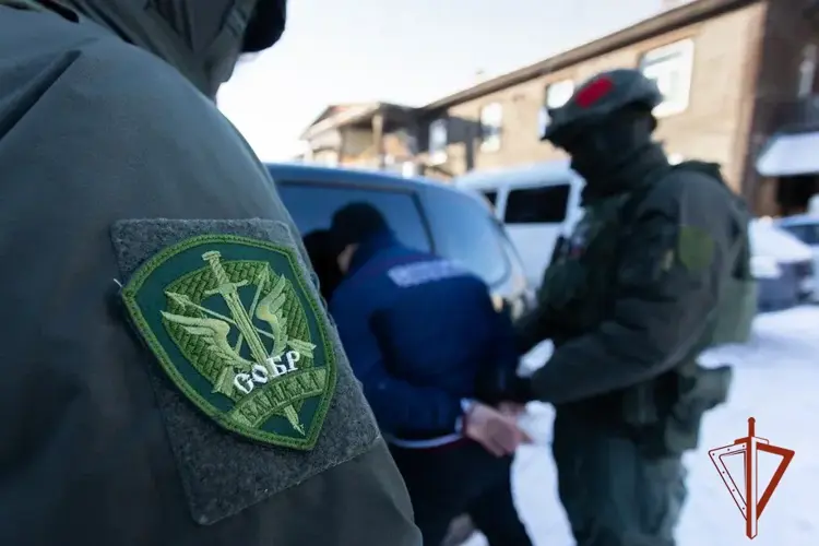 При содействии Росгвардии в Иркутске задержан сторонник экстремистского движения