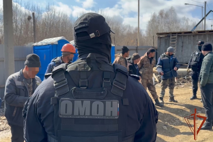 При содействии ОМОН Росгвардии в Иркутской области продолжаются рейды по пресечению нарушений миграционного законодательства 