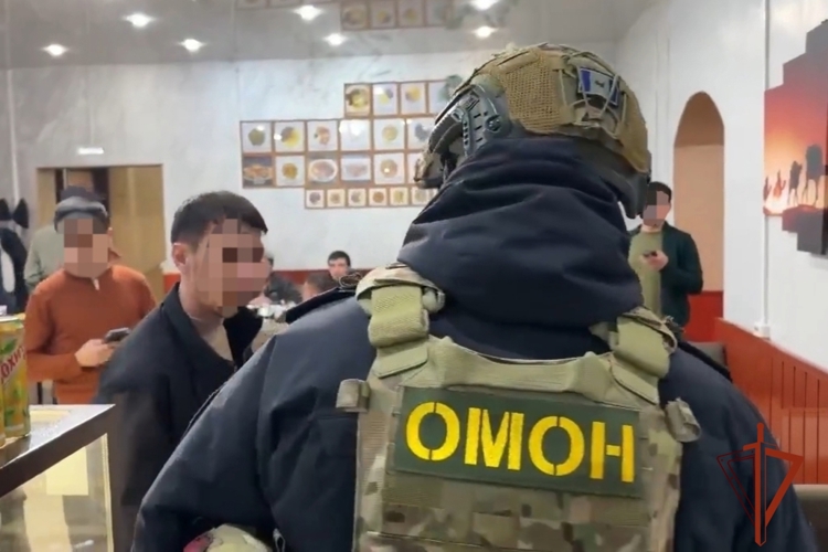 При содействии Росгвардии в Иркутске продолжаются рейды по профилактике нарушений российского законодательства