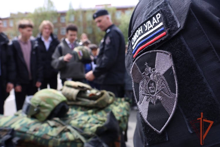 Росгвардейцы Приангарья приняли участие в военно-патриотической акции «День призывника»