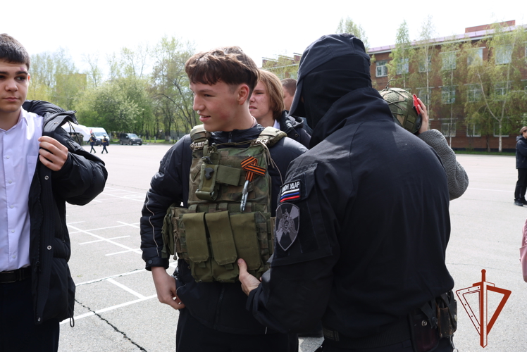 Росгвардейцы Приангарья приняли участие в военно-патриотической акции «День призывника»