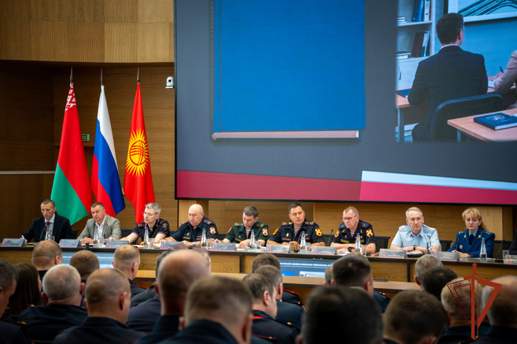 Руководитель Управления вневедомственной охраны Росгвардии по Иркутской области принял участие во Всероссийском совещании-семинаре в Нижнем Новгороде