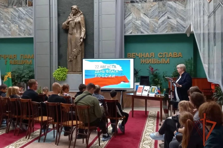 Ко Дню государственного флага России сотрудники Росгвардии из Иркутской области приняли участие в праздничных мероприятиях