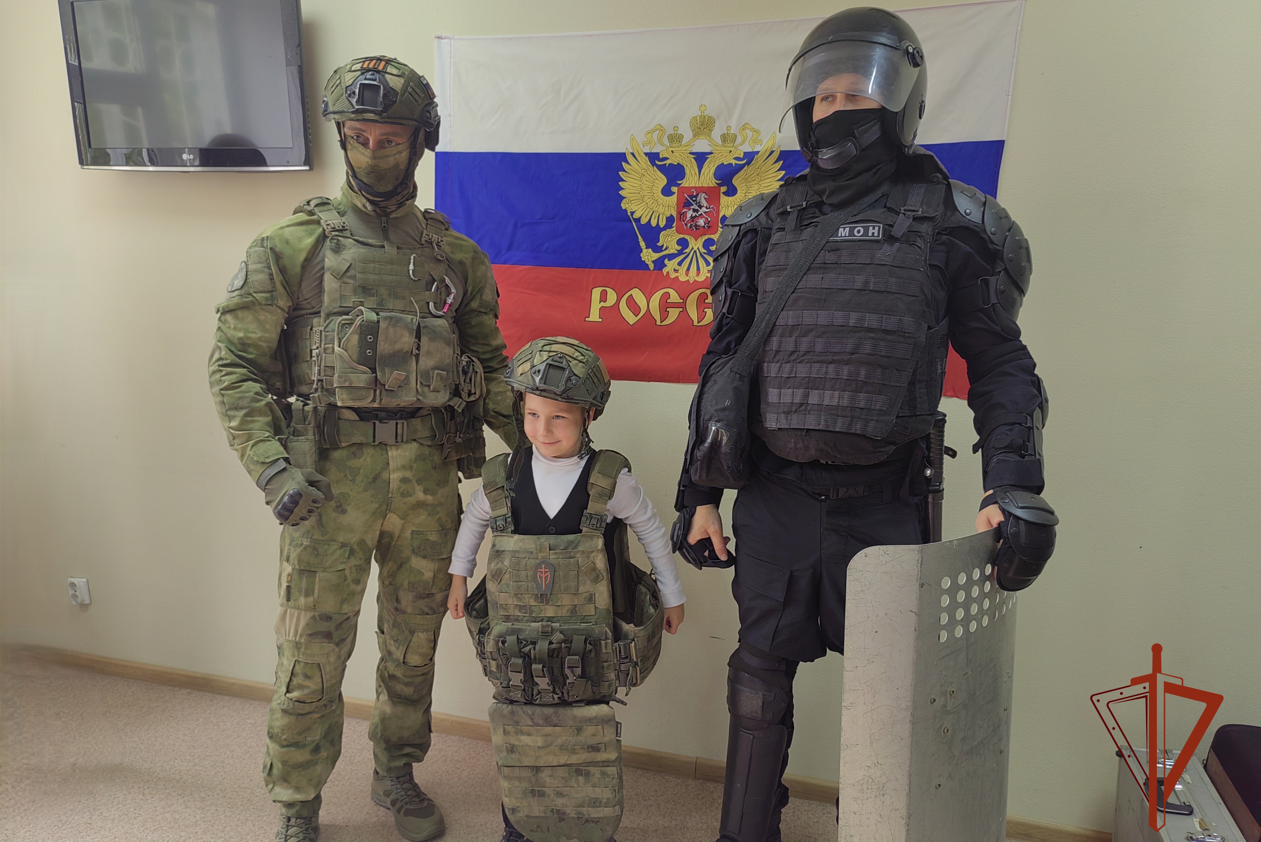 В Иркутской области росгвардейцы провели экскурсию для детей с особенностями здоровья