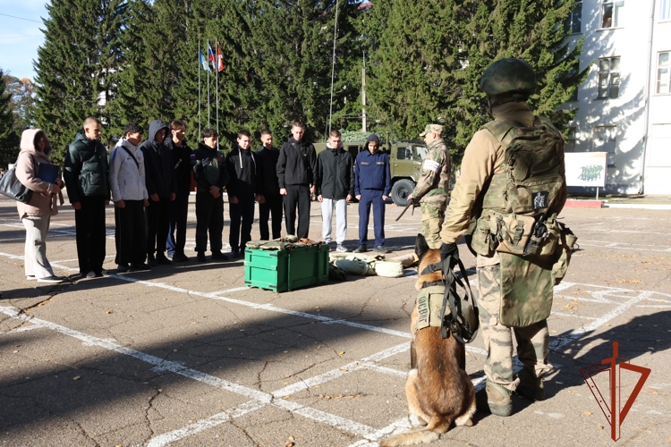 Военнослужащие Росгвардии провели «День призывника» в городе Ангарске